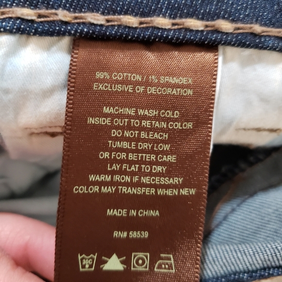 Kut from the Kloth Natalie Bermuda size 2 - Picture 9 of 10